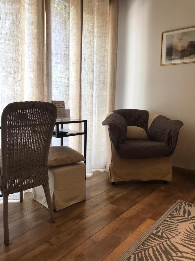 Le Jardin De La Cite Bed & Breakfast Carcassonne Bagian luar foto
