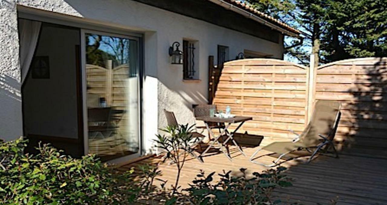 Le Jardin De La Cite Bed & Breakfast Carcassonne Bagian luar foto