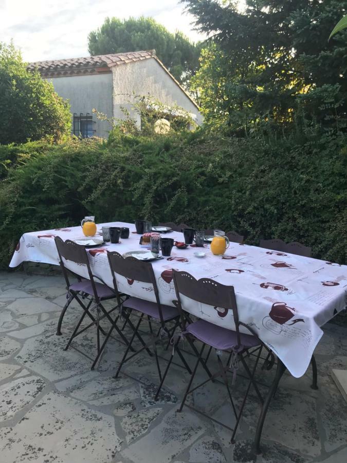 Le Jardin De La Cite Bed & Breakfast Carcassonne Bagian luar foto