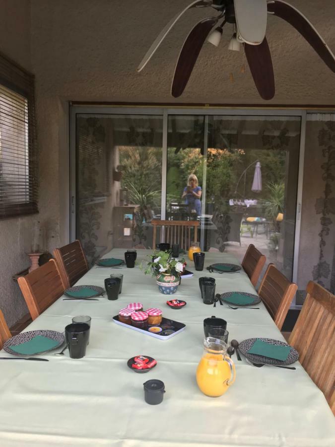 Le Jardin De La Cite Bed & Breakfast Carcassonne Bagian luar foto