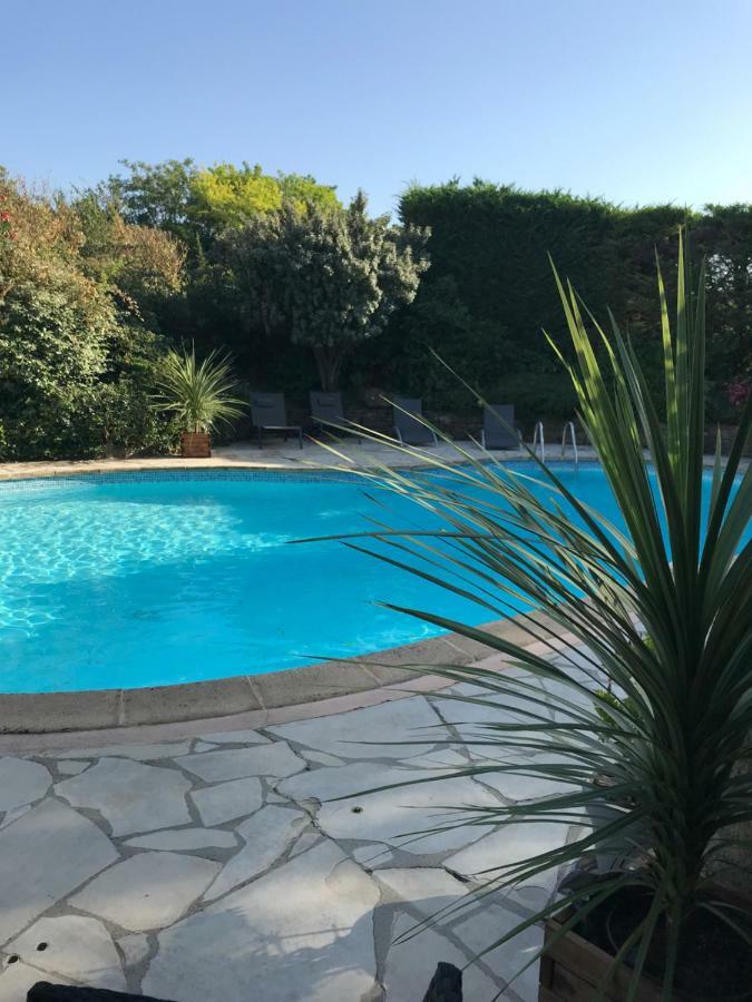 Le Jardin De La Cite Bed & Breakfast Carcassonne Bagian luar foto