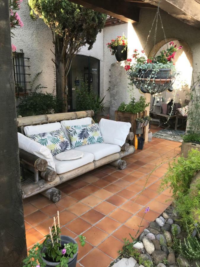 Le Jardin De La Cite Bed & Breakfast Carcassonne Bagian luar foto